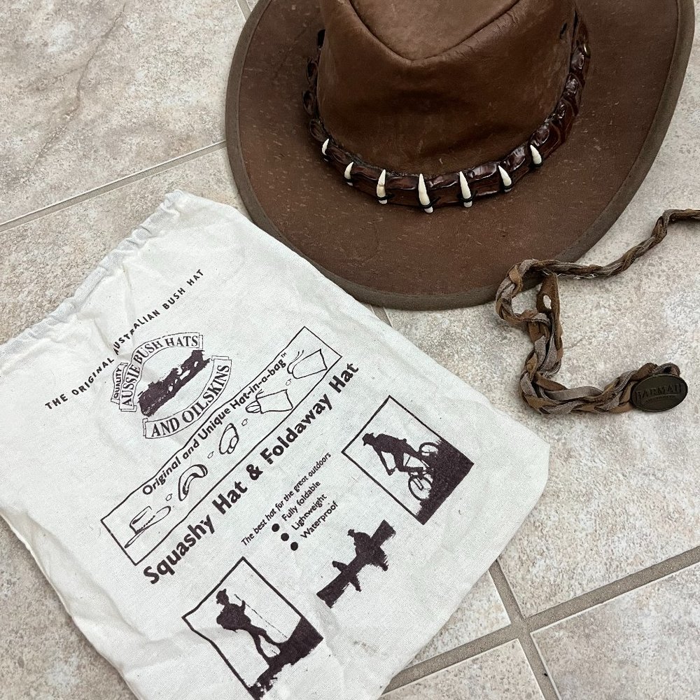 Authentic -  Kangaroo Bramah Bush Hat with Gator Skin and Teeth Hat band